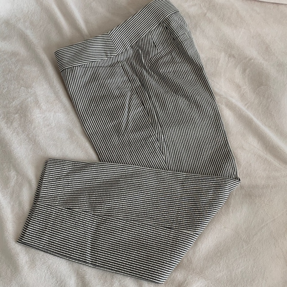 NWOT! Loft Julie Fit Crop Pants, black/white, size 0P